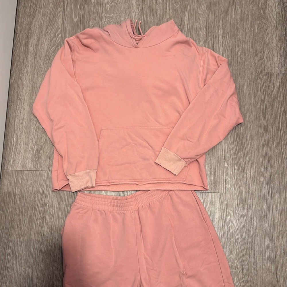 SKATIE lounge set - Hoodie and joggers
Ballerina color, Size M